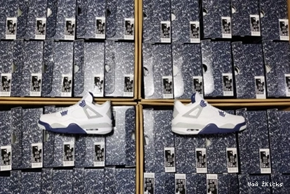 8809 4 Jordan Retro DH6927- 482 GoAnywhere 1030